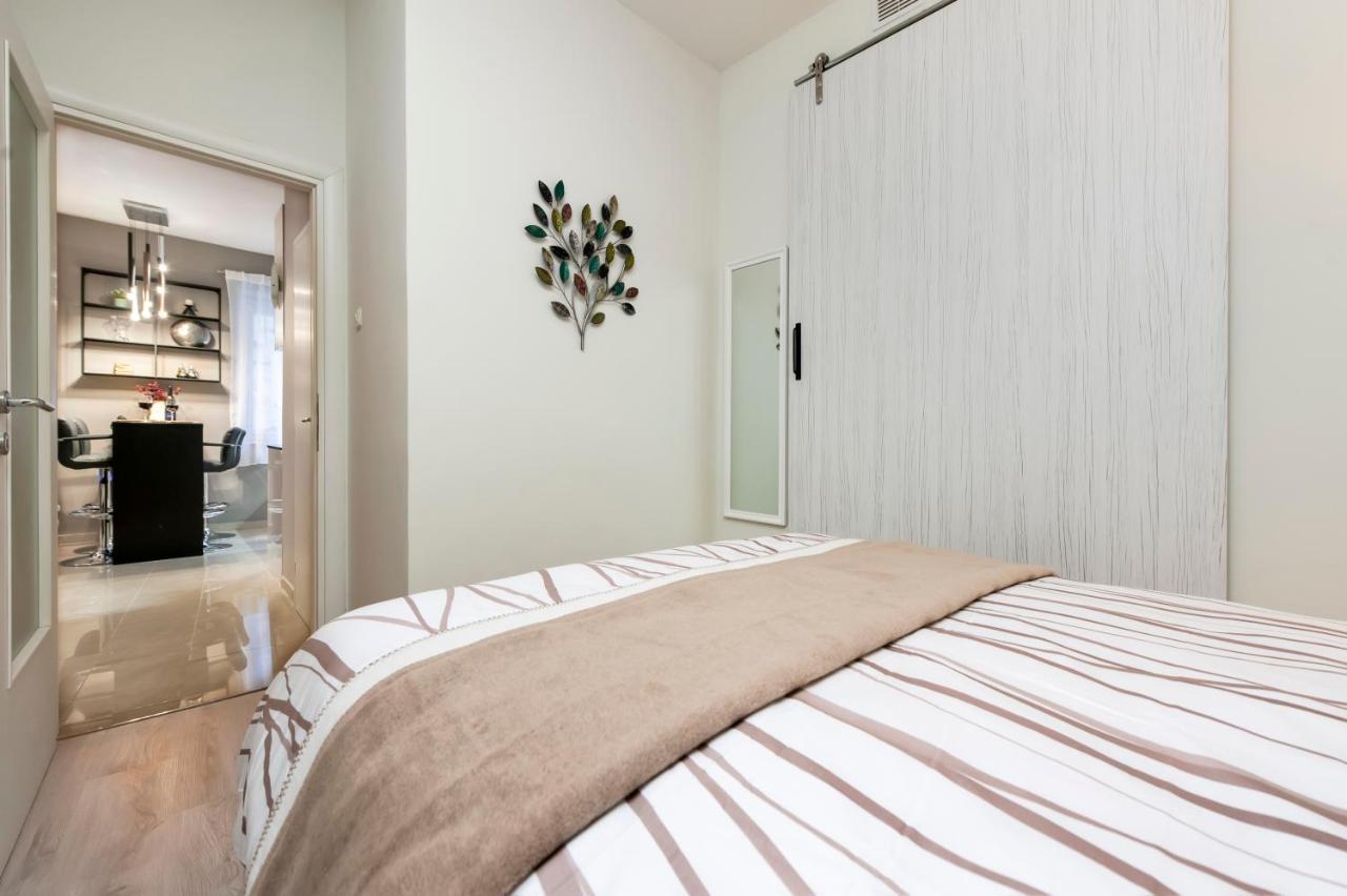 Bella Campagna - Luxury Two Bedroom Apartment โรวีน ภายนอก รูปภาพ