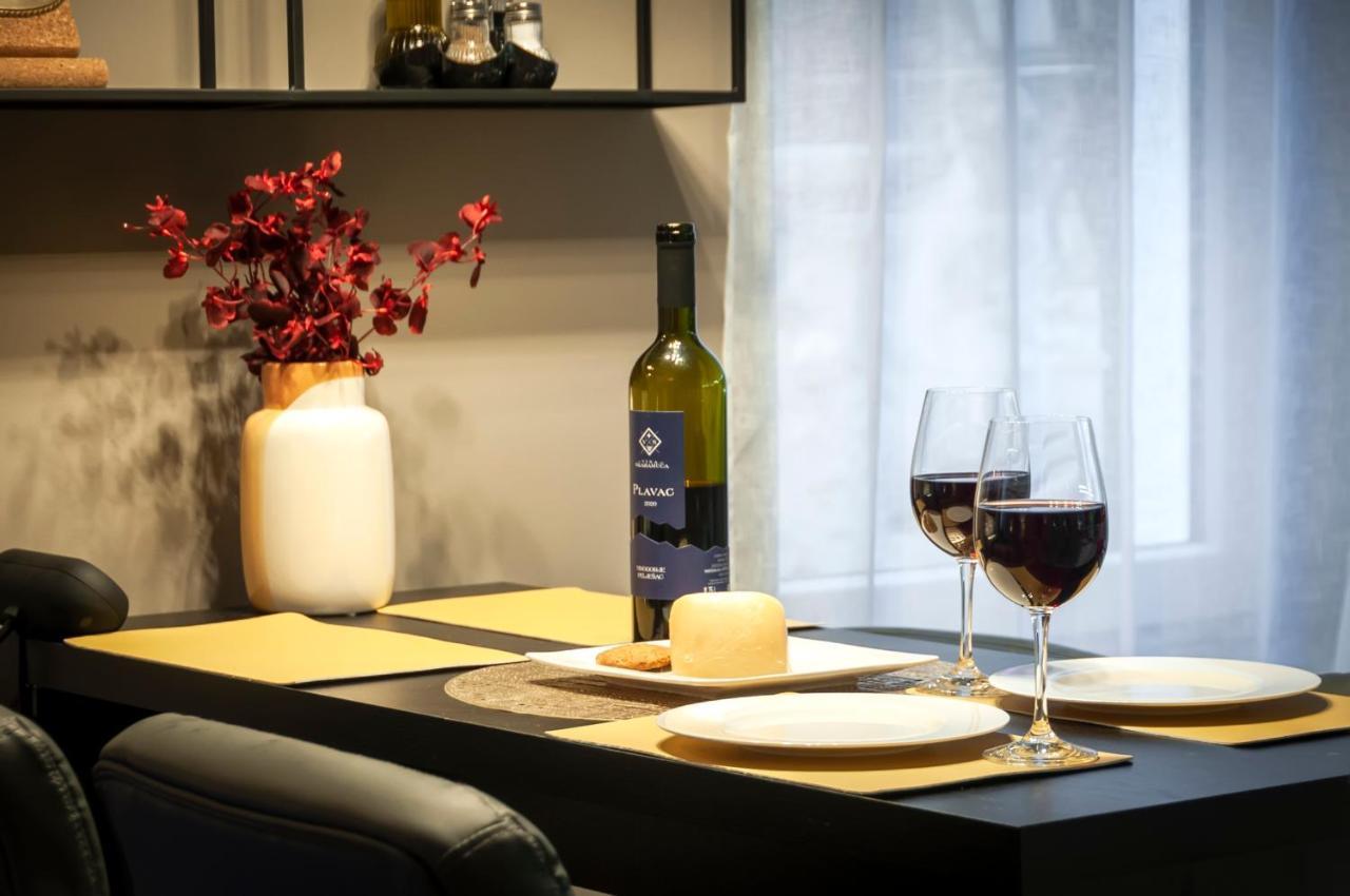 Bella Campagna - Luxury Two Bedroom Apartment โรวีน ภายนอก รูปภาพ