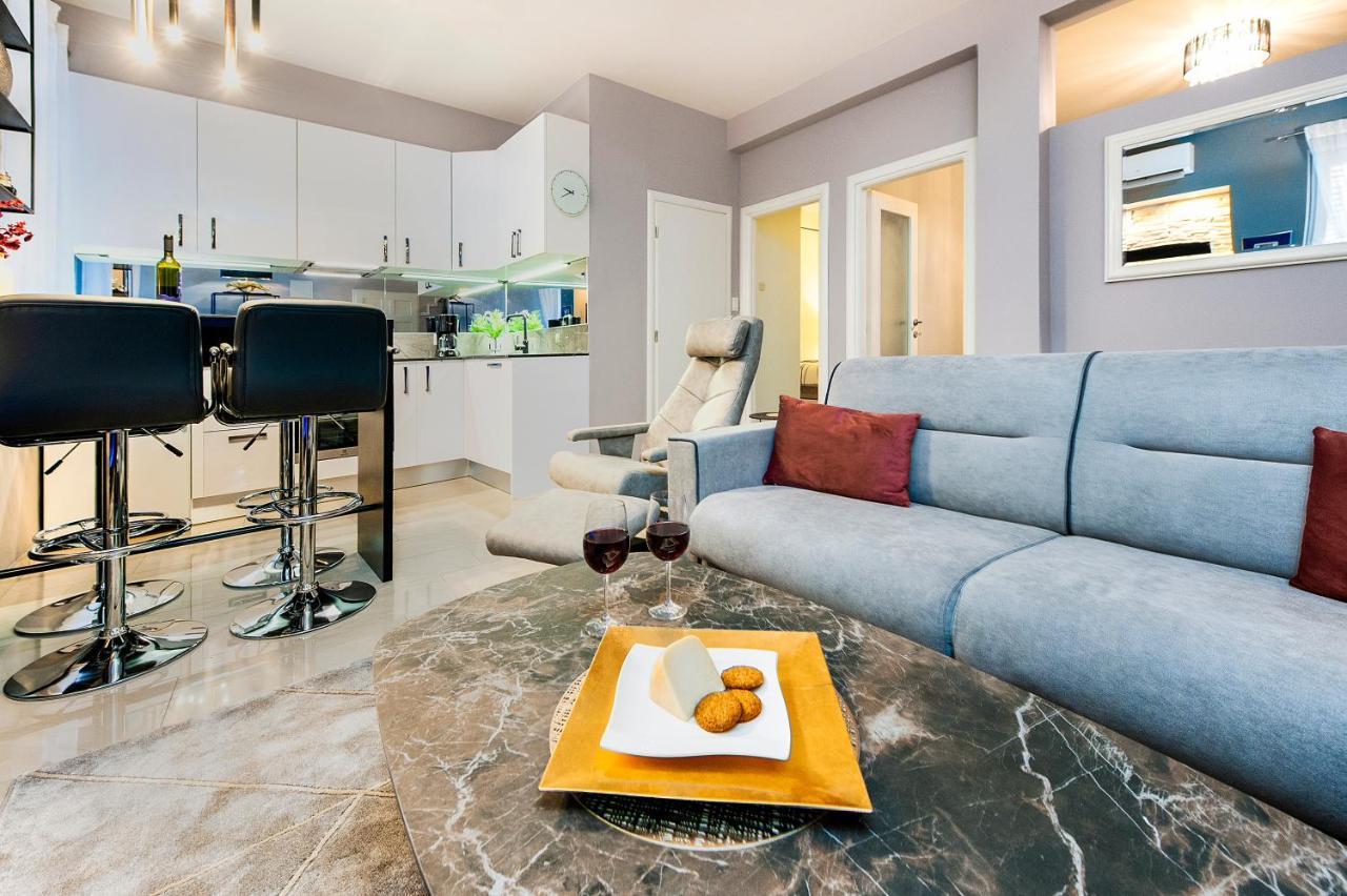 Bella Campagna - Luxury Two Bedroom Apartment โรวีน ภายนอก รูปภาพ