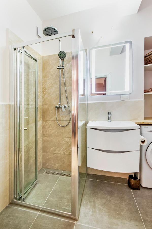 Bella Campagna - Luxury Two Bedroom Apartment โรวีน ภายนอก รูปภาพ