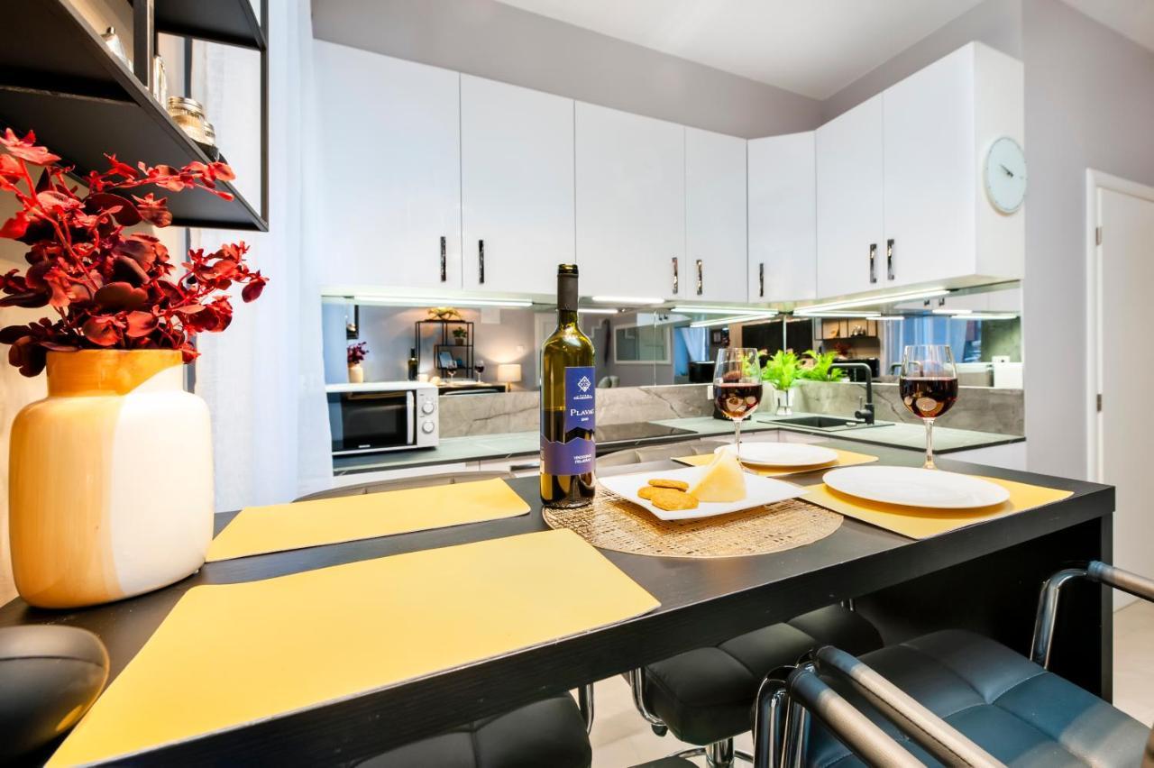 Bella Campagna - Luxury Two Bedroom Apartment โรวีน ภายนอก รูปภาพ