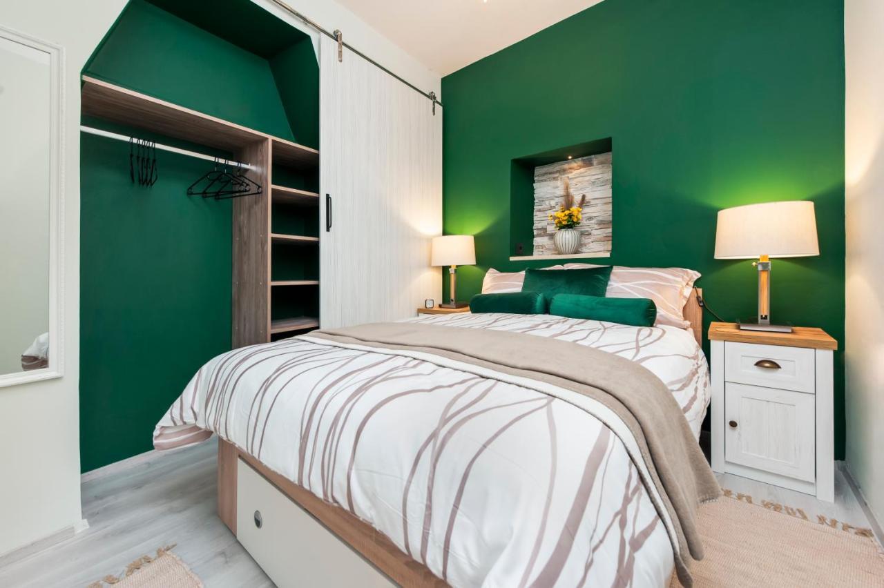 Bella Campagna - Luxury Two Bedroom Apartment โรวีน ภายนอก รูปภาพ