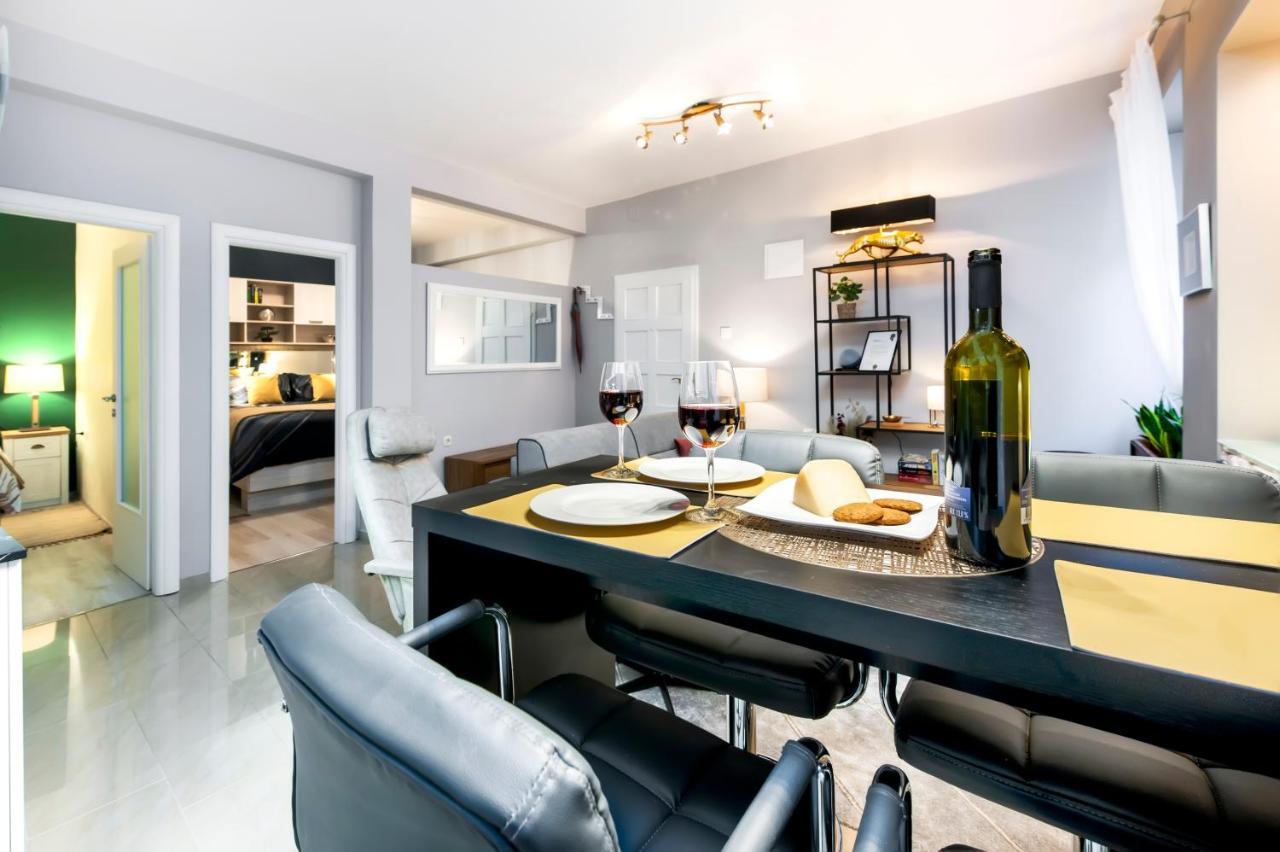 Bella Campagna - Luxury Two Bedroom Apartment โรวีน ภายนอก รูปภาพ