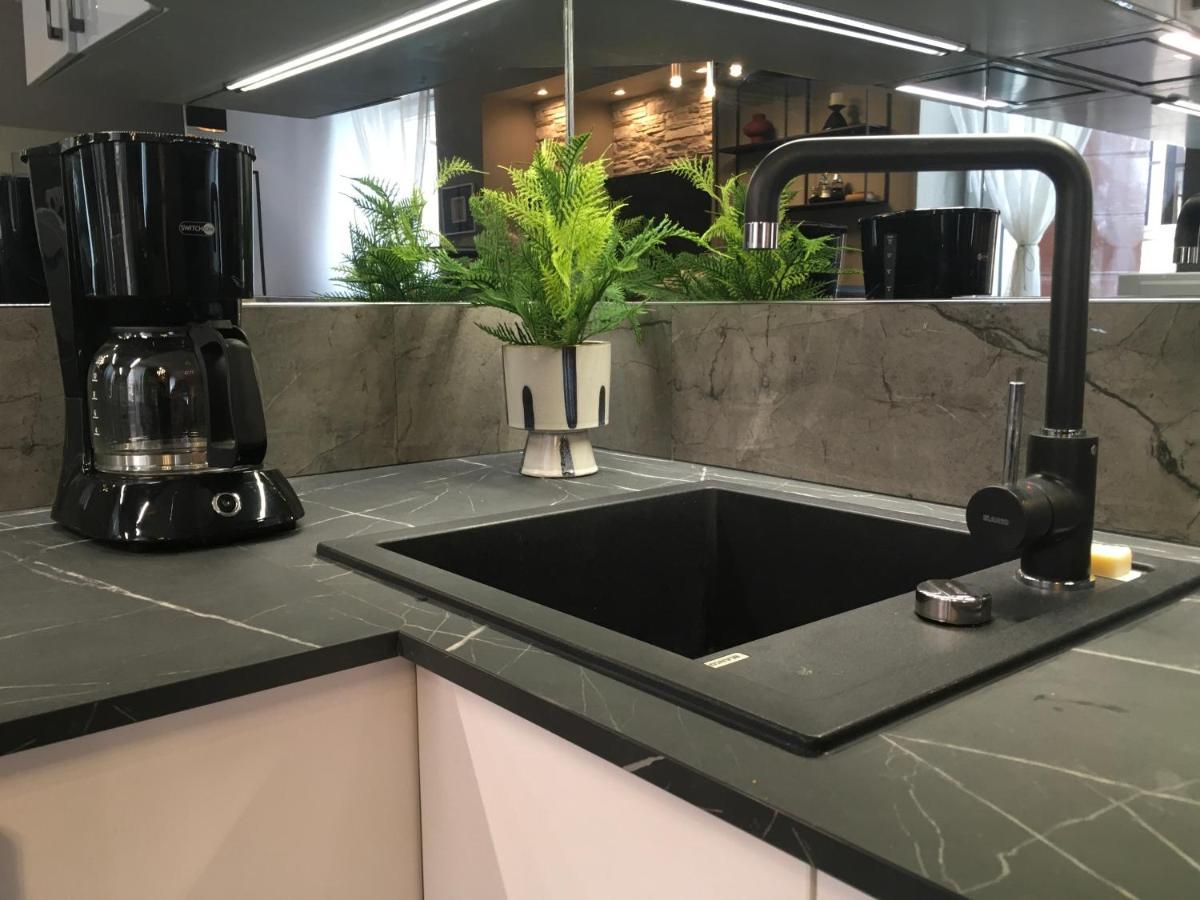 Bella Campagna - Luxury Two Bedroom Apartment โรวีน ภายนอก รูปภาพ